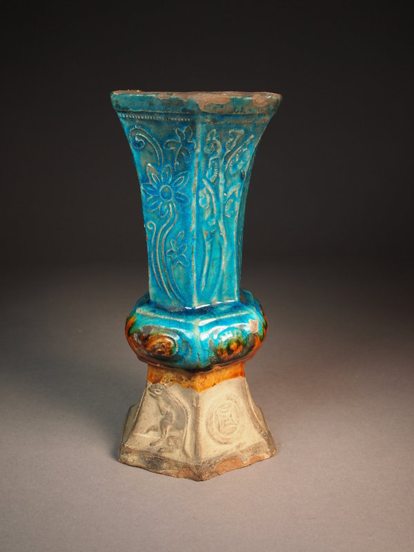 Chinese fahua gu-form altar vase