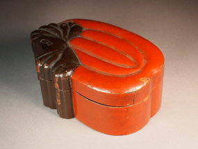 Japanese lacquer wooden pumpkin box