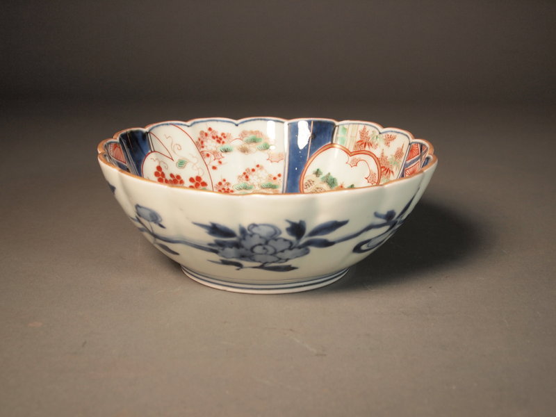 Japanese Imari porcelain bowl