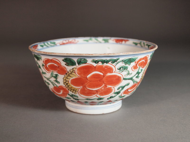Chinese enameled porcelain bowl