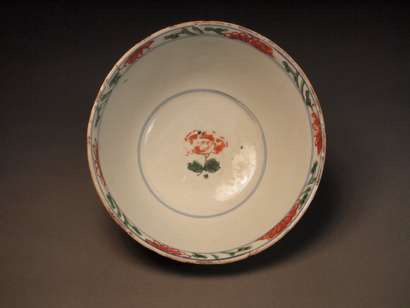 Chinese enameled porcelain bowl