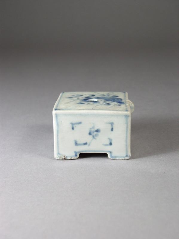 Korean blue and white porcelain square water dropper