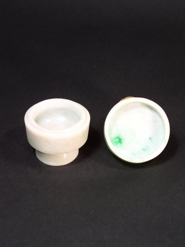 Chinese white jade circular pedestal box