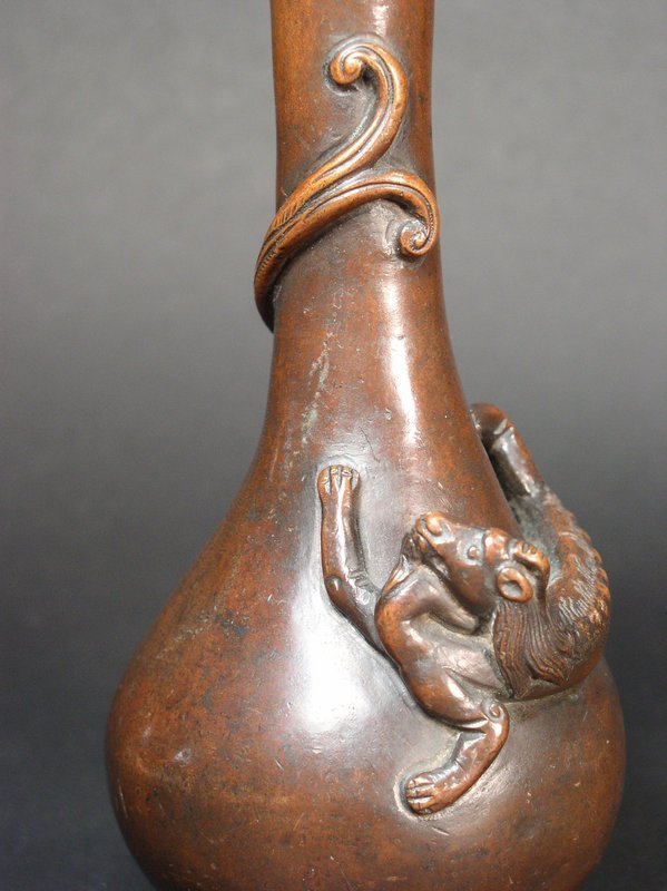 Chinese bronze vase with dragon