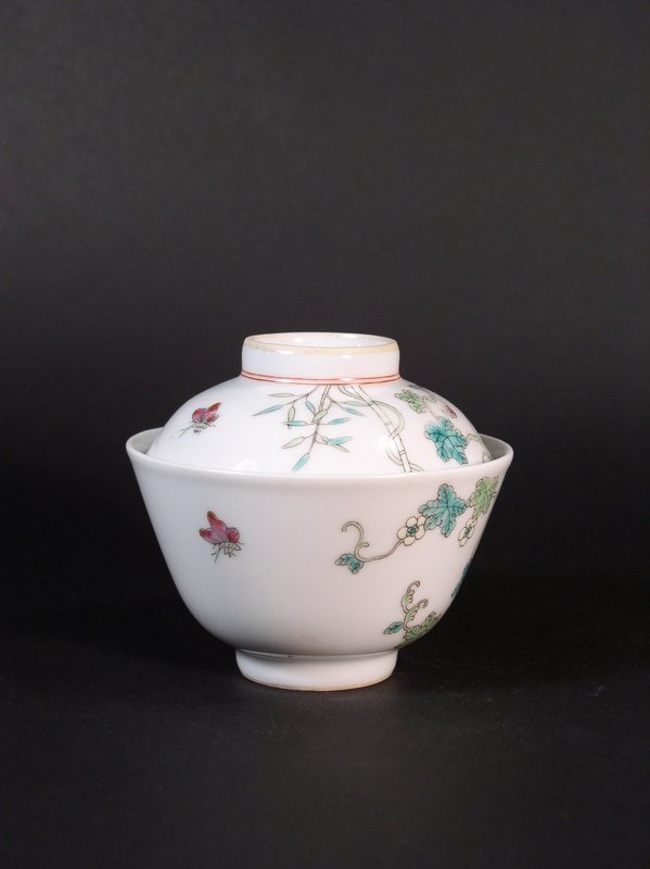 Chinese overglaze enamel porcelain lidded bowl
