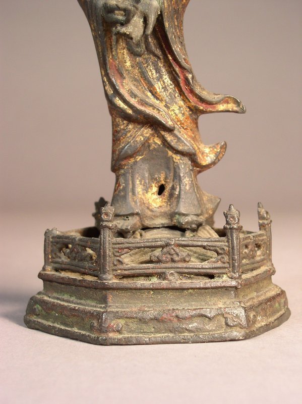 Chinese bronze figure of Guanyin