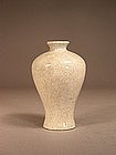 Chinese porcelain crackle glaze meiping vase