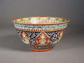 Chinese porcelain Bencharong bowl
