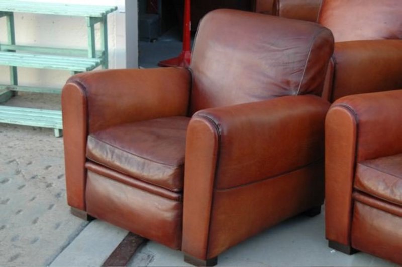 French Leather Club Chairs 4 Place des Vosges Rollbacks