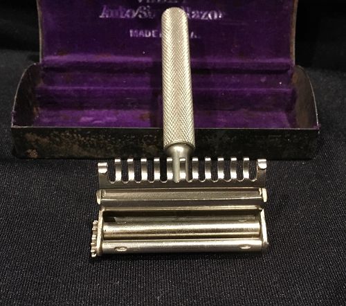 *SOLD*  April 9,1912 Silver Valet Auto Strop Safety Razor Silver