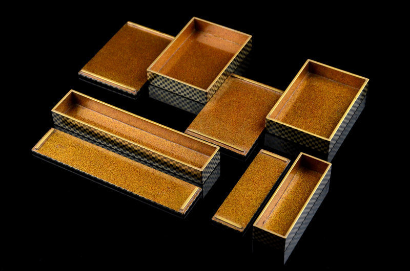 Japanese lacquer incense box ICHIMSTSU design