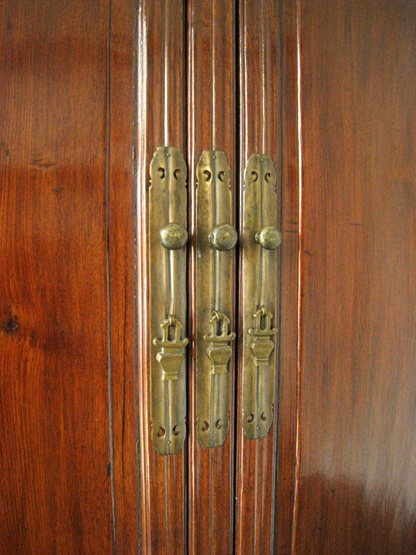 Chinese Antique Tall Jumu Wood Cabinet