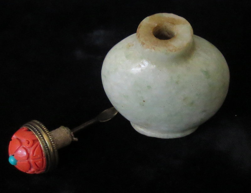 Antique Chinese Jade Snuff Bottle with Coral lid