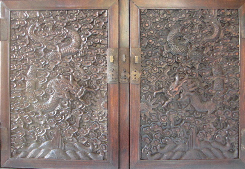 Chinese Hongmu Display Cabinet