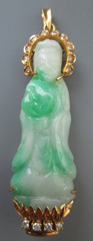 Chinese Jade, Gold and Diamond Pendant of Quanyin