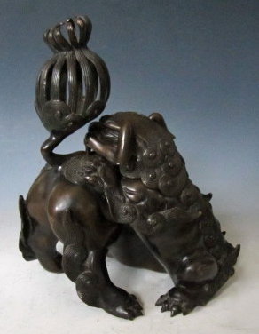 Edo Age Bronze Japanese incensor of Fu Dog playfully wrestling