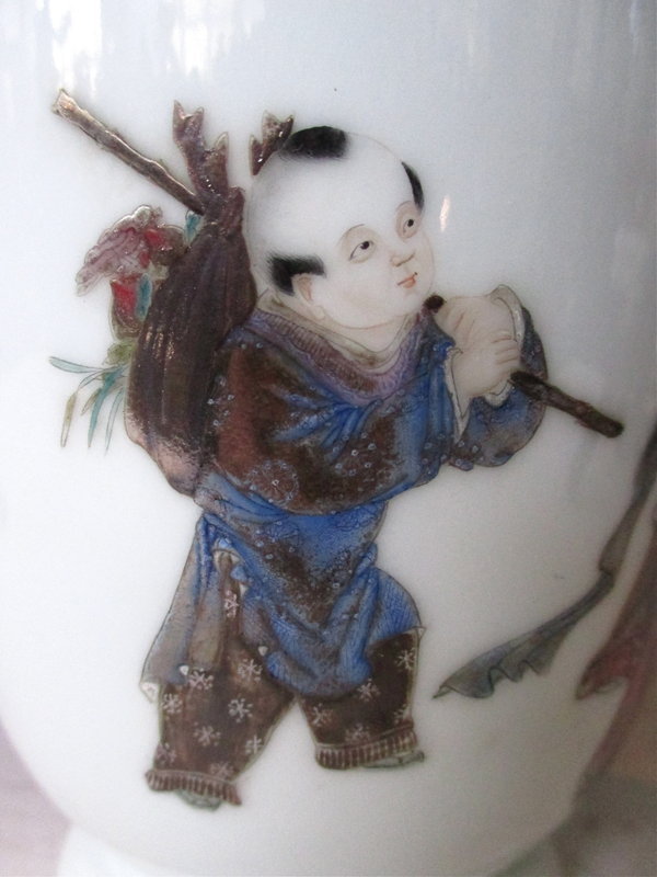 Chinese Famille Rose Porcelain Vase Depicting Immortals