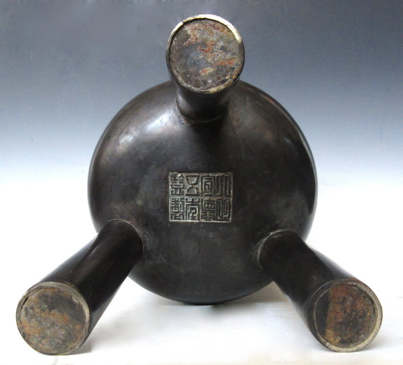 Chinese Antique Bronze Ding Tripod with Jade Finial