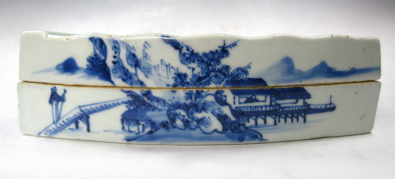 Antique Chinese Porcelain Fan-Shaped Container