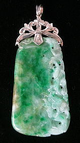 Chinese Jadeite Pendant with Dragon and 18K White Gold