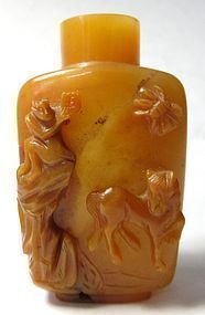 Antique Chinese Carved Agate Snuff Bottle