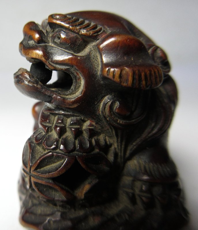 Japanese Antique Fu Dog Netsuke by Minkoku