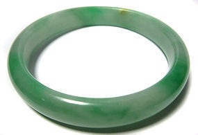 Chinese Jadeite Bangle