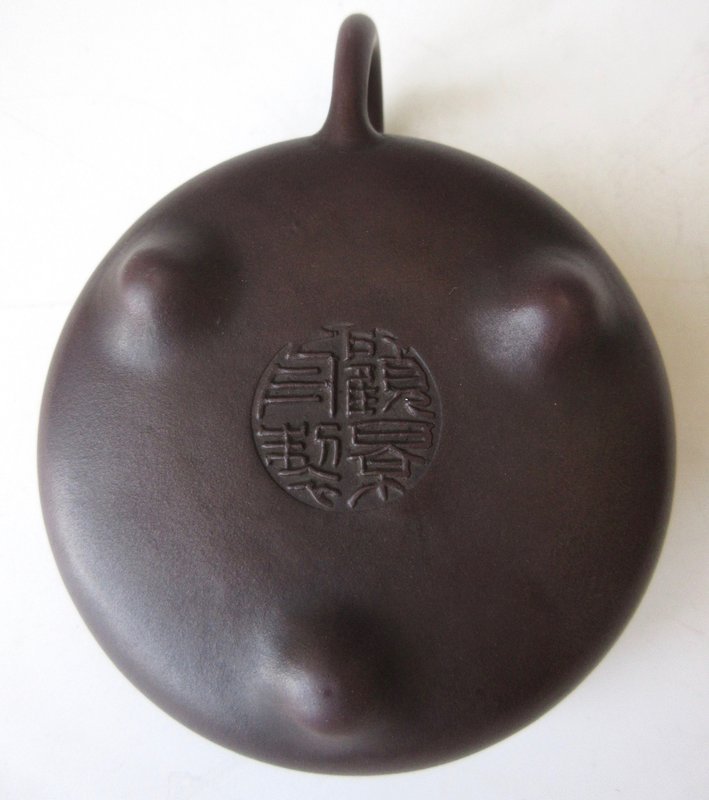 Chinese Small Yixing Teapot signed Gu Jingzhou