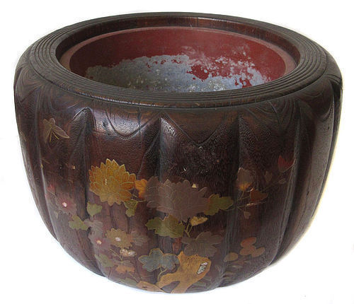 Antique Japanese Hibachi with Maki-E Gilt Lacquer and Inlay