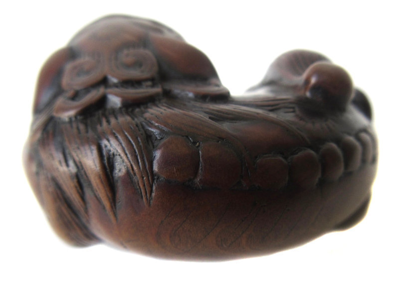 Antique Japanese Boxwood Fu Dog Netsuke