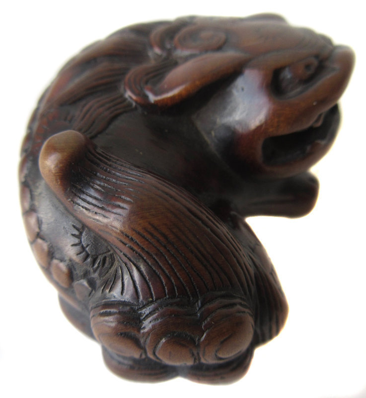 Antique Japanese Boxwood Fu Dog Netsuke