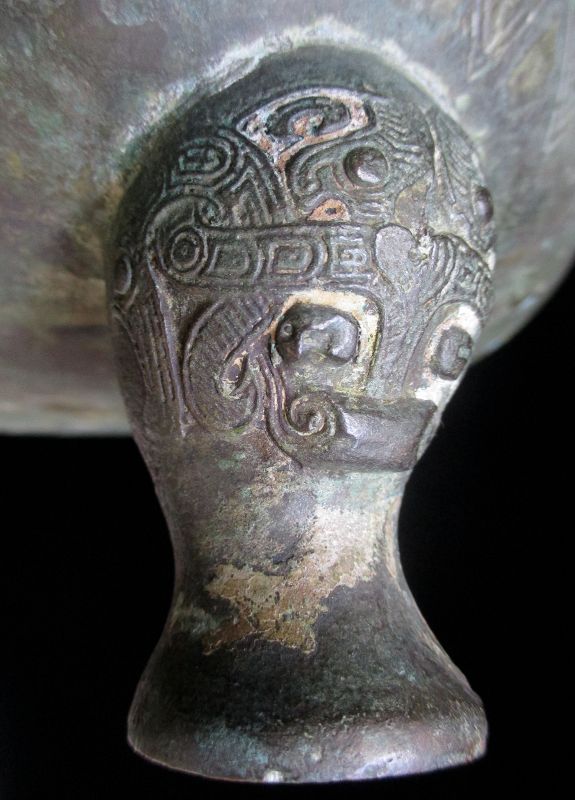 Chinese Archaic Bronze Ding (tipod ritual food vessel)