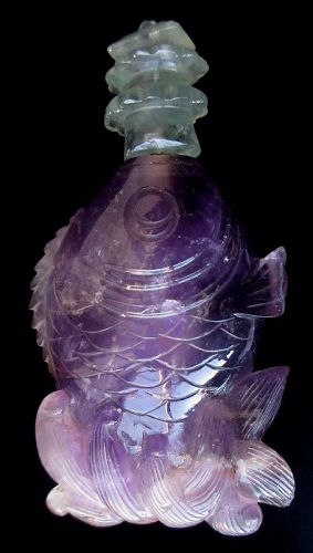 Chinese Carved Fish Amethyst Snuff Bottle
