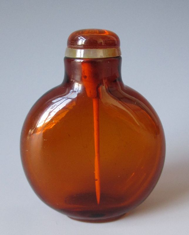 Chinese Antique Amber Color Glass Snuff Bottle