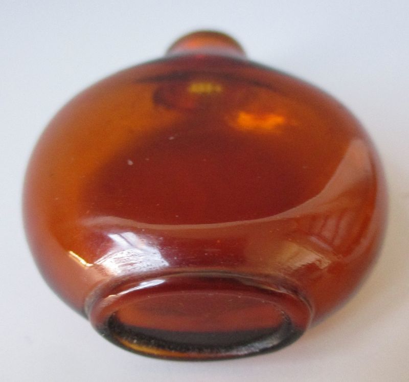 Chinese Antique Amber Color Glass Snuff Bottle