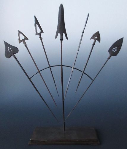 Unusual set of Japanese Mori Clan Yajiri Arrow Heads