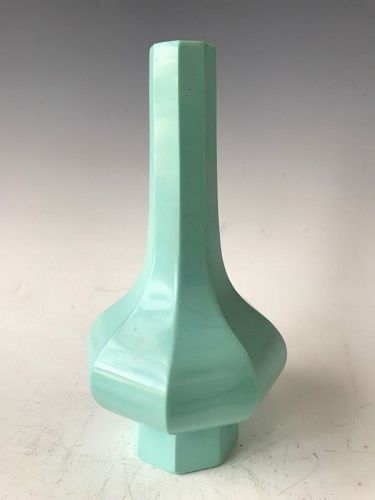 Chinese Monochrome Peking Glass Vase