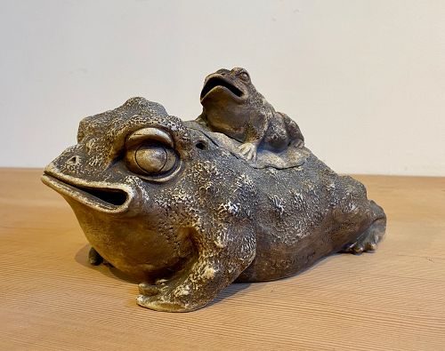 Izushi Yaki Pottery Japanese Frog Incensor