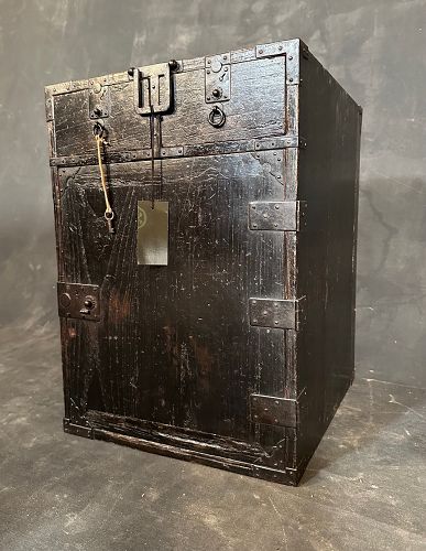 Rare Japanese Gyosho Tansu (Peddler's Chest) Edo Period Multi-Secrets