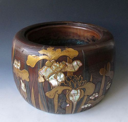 Japanese Antique Maki-e Lacquer Hibachi with Irises and Hydrangeas