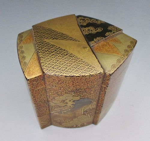 Japanese Antique Lacquer Kogo Box with Musubi (Knot)