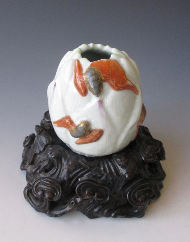 Chinese Porcelain Lotus Brush Washer with Bats and Lingzhi