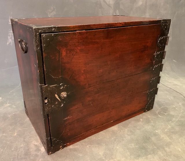 Antique Ko Choba Tansu (Small Merchant Chest) Sakuranoki Edo Era