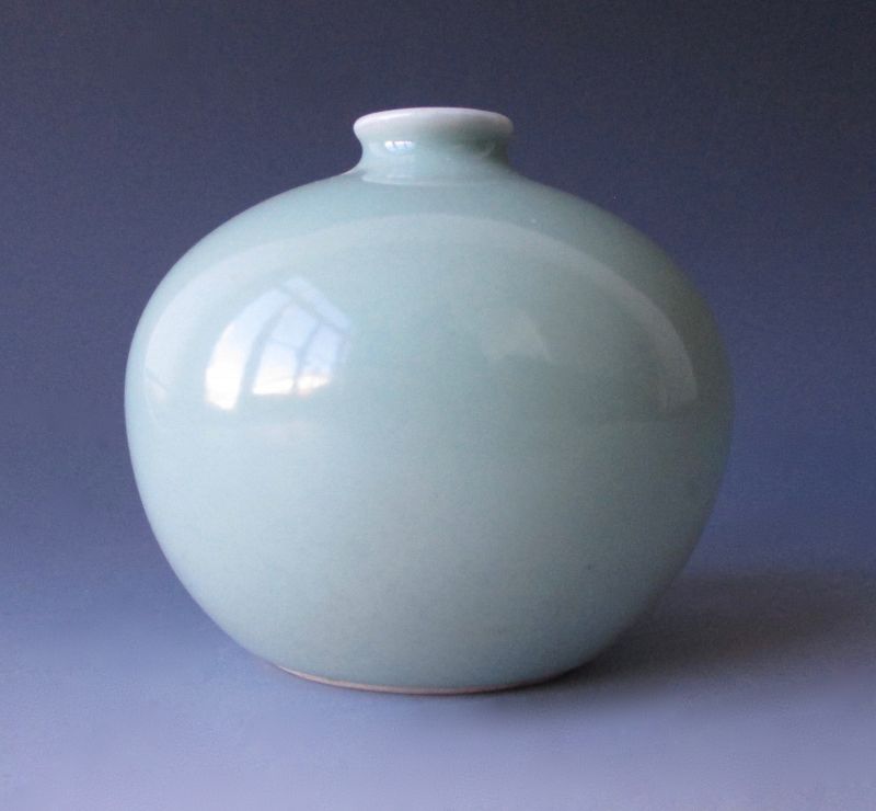 Chinese Antique Porcelain Monochrome Vase with Celadon Glaze