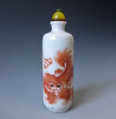 Chinese Antique Porcelain Snuff Bottle with Fu-Lions
