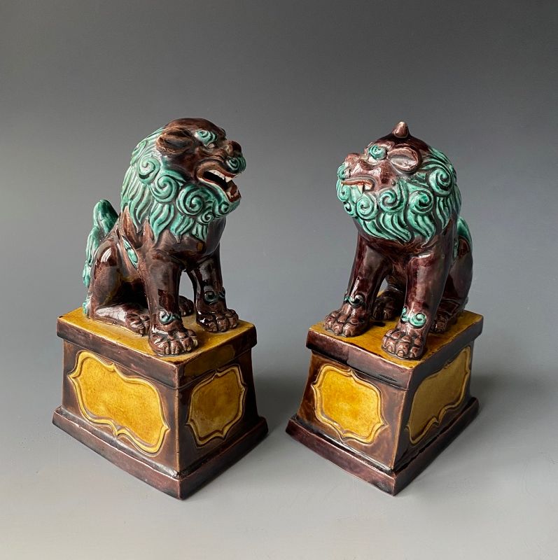 Japanese Antique Pair of Kutani Ware Fu-lions