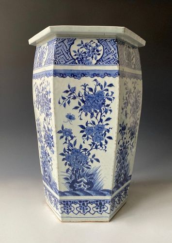 Chinese Antique Blue and White Porcelain Umbrella Stand