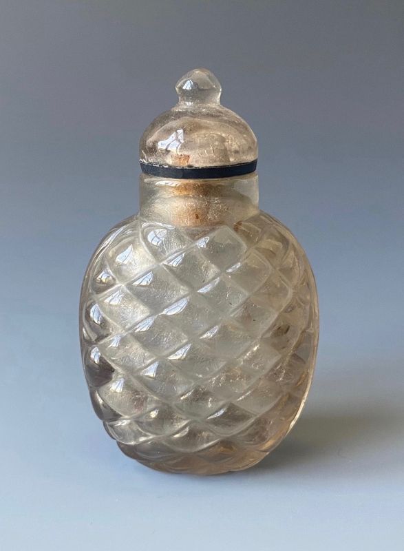 Antique Chinese Quartz Snuff Bottle