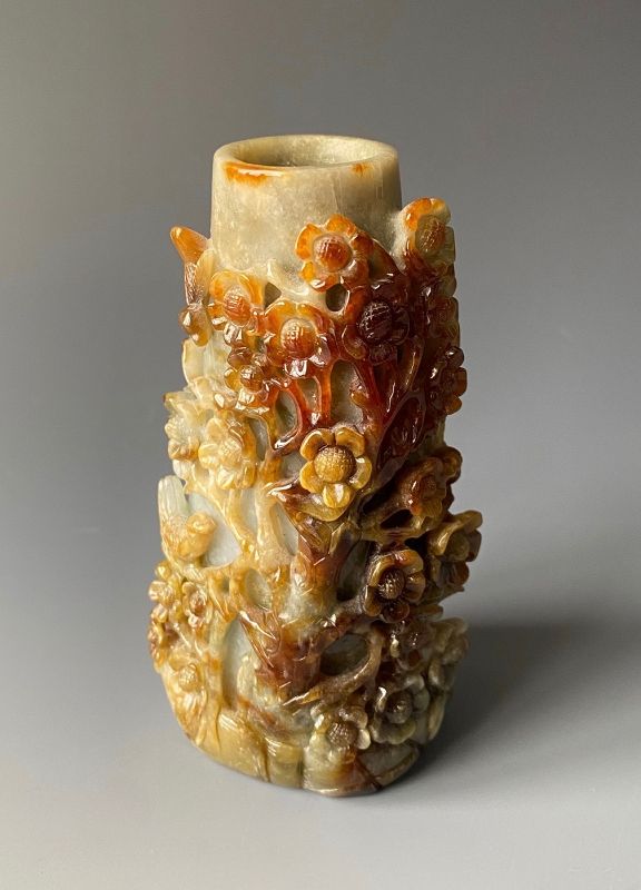 Chinese Jade Flowers Vase with Birds