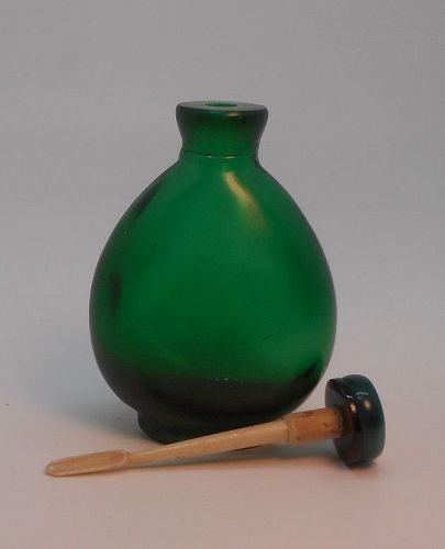 Nice Old Green Glass Snuff Bottle with Custom Stopper